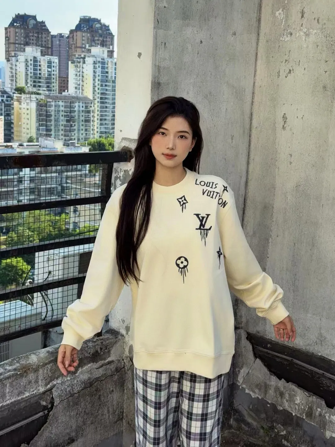 Louis Vuitton/Louis Vuitton 25Fw tassel presbyopic letter embroidered round neck sweatshirt